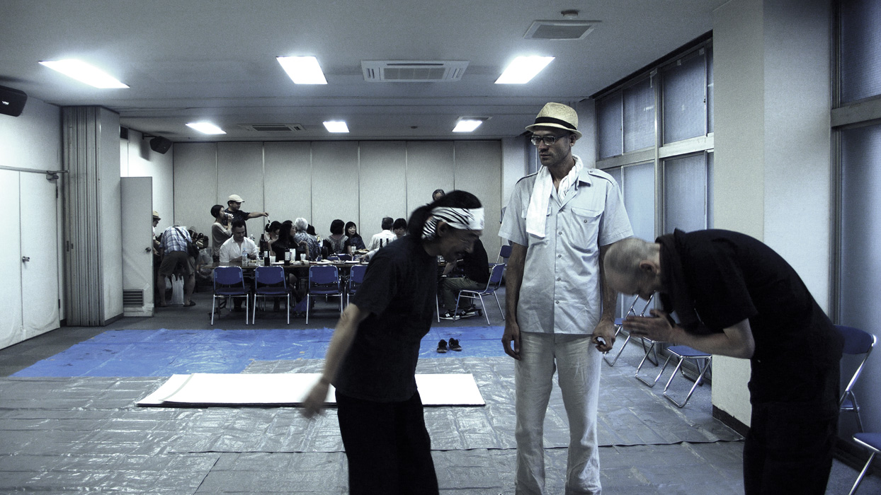 Gen Atem Project - Gen Atem vs Kenryo Hara - Painting performance, 2013