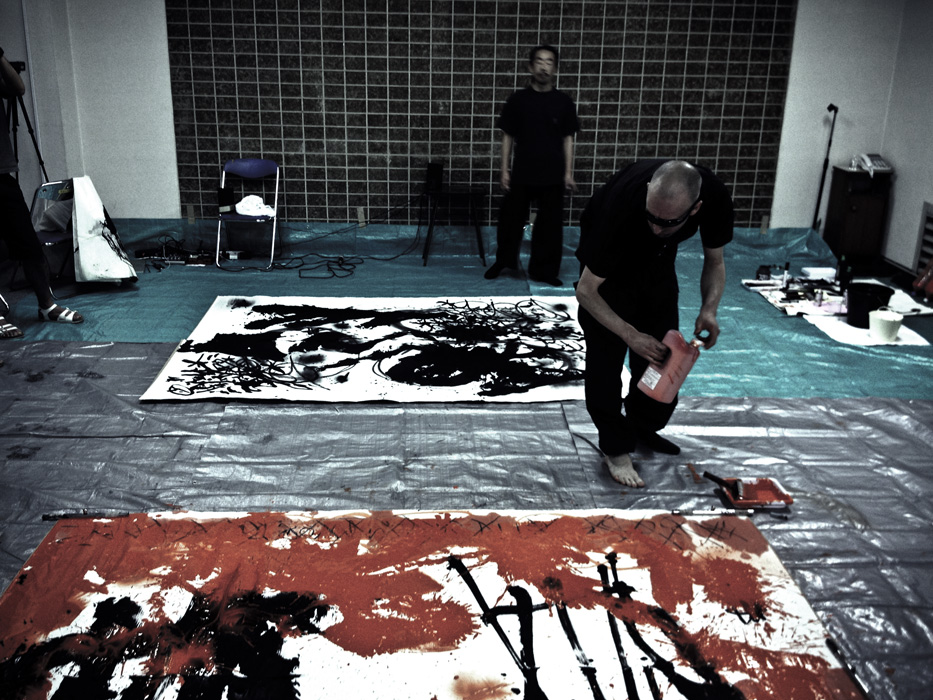 Gen Atem Project - Gen Atem vs Kenryo Hara - Painting performance, 2013