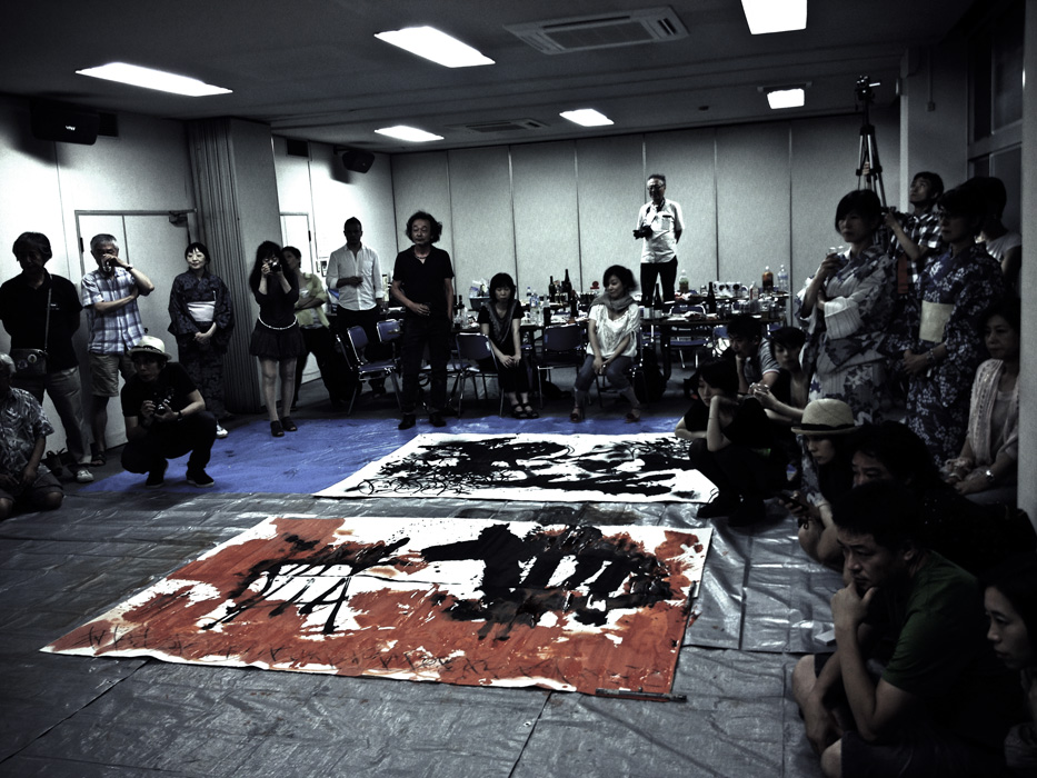 Gen Atem Project - Gen Atem vs Kenryo Hara - Painting performance, 2013